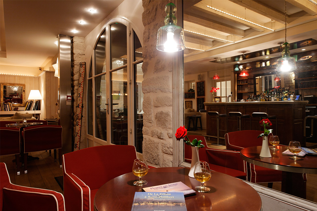 hotel-la-trinite-sur-mer-bar-1280px