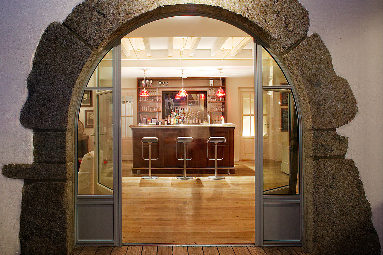 lodge-bretagne-trinite-sur-mer-comptoir-1280px